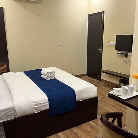 Hotel Mayur Palace Agra  Ngoại thất bức ảnh