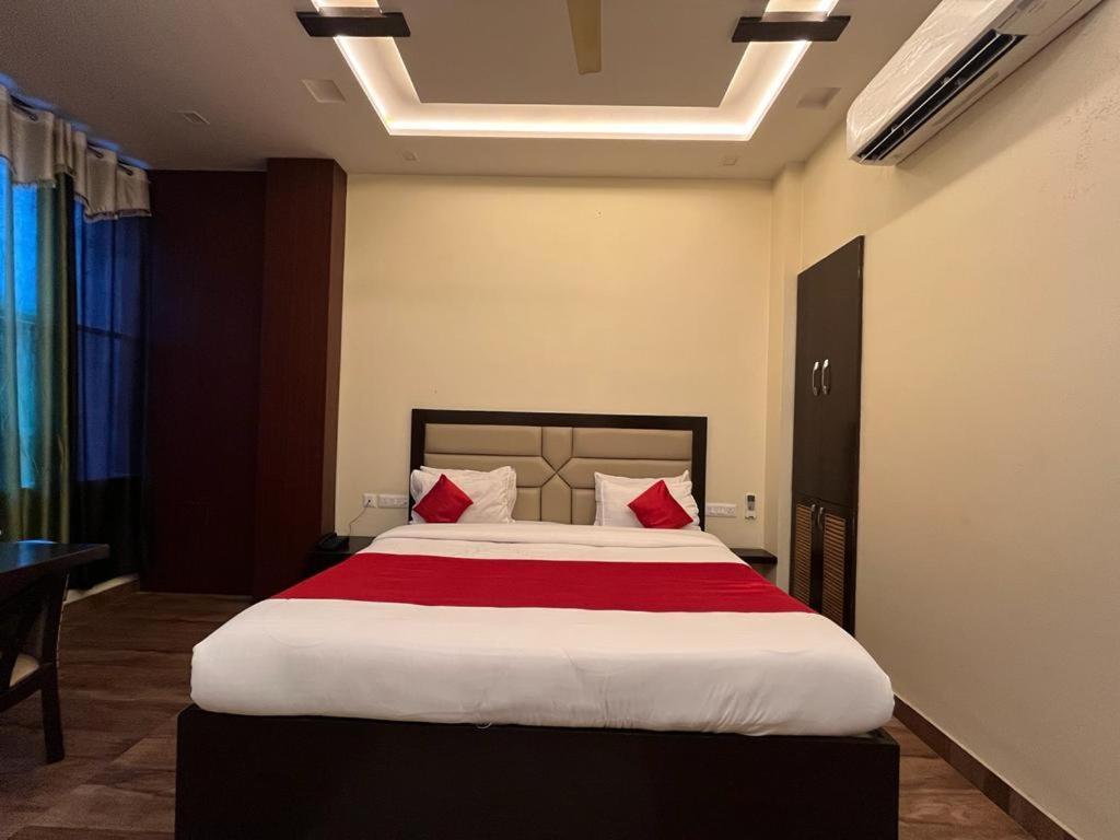 Hotel Mayur Palace Agra  Ngoại thất bức ảnh