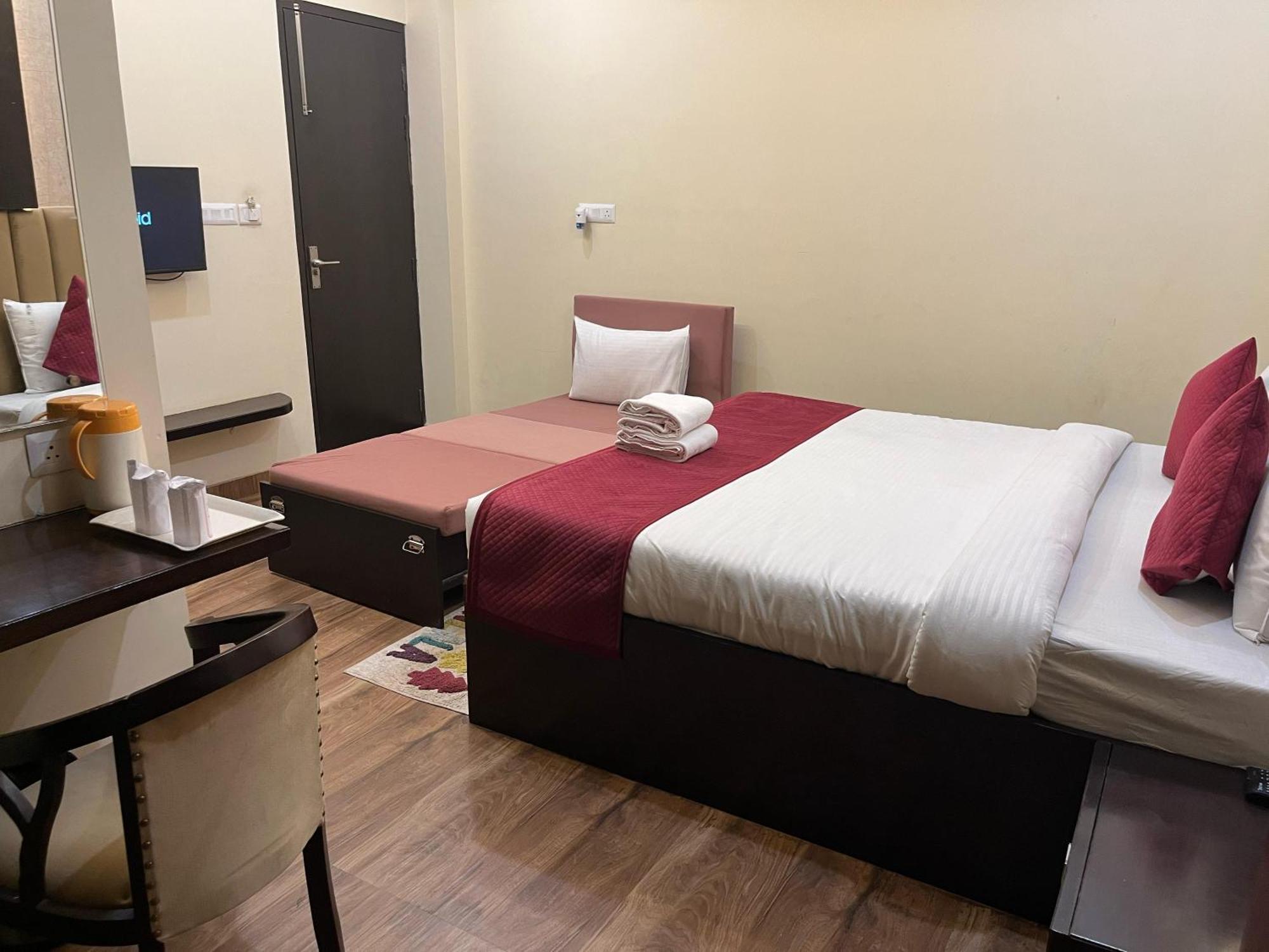 Hotel Mayur Palace Agra  Ngoại thất bức ảnh
